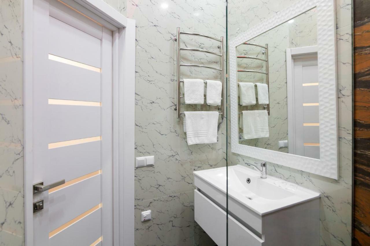 Leogrand One-Bedroom Apartments On Tugan-Baranovskogo 24 Lvov Exteriér fotografie